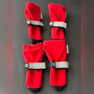 Canada Pooch soft shield dog boots - SIZE 1